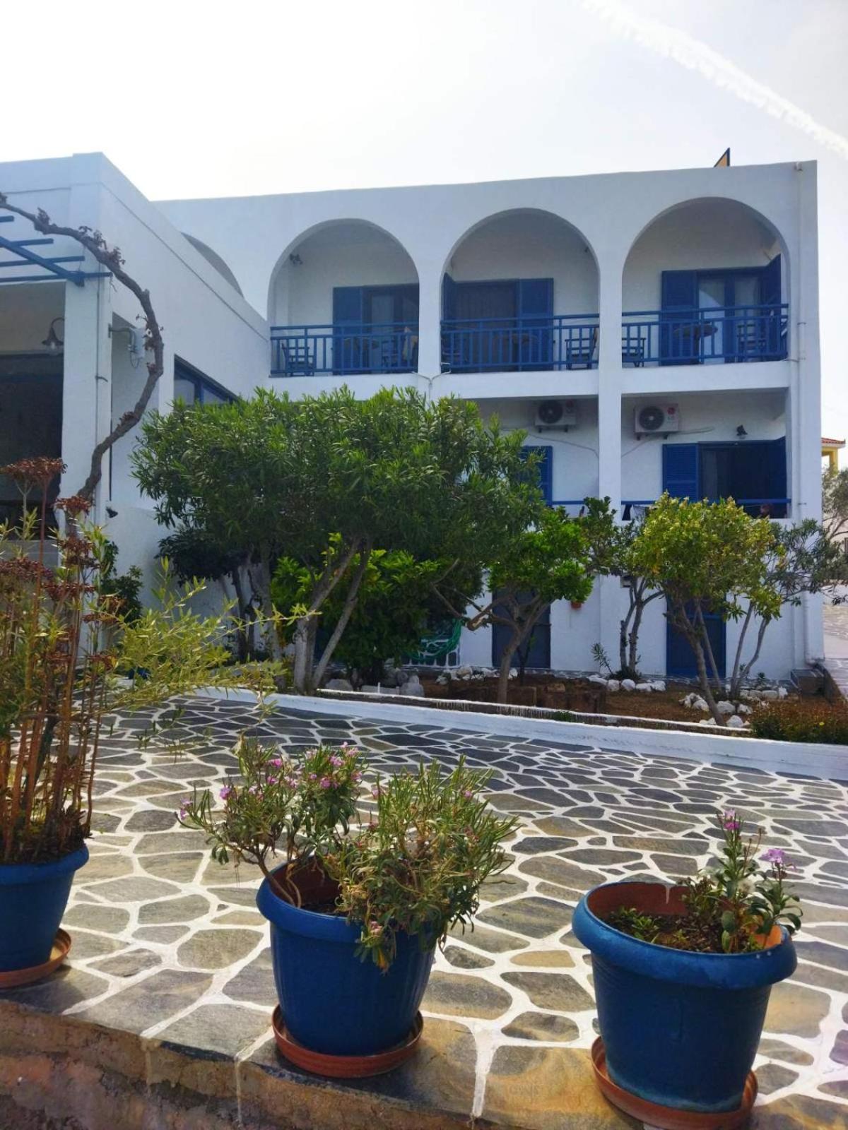 Hotel Flisvos Megalochori  Экстерьер фото