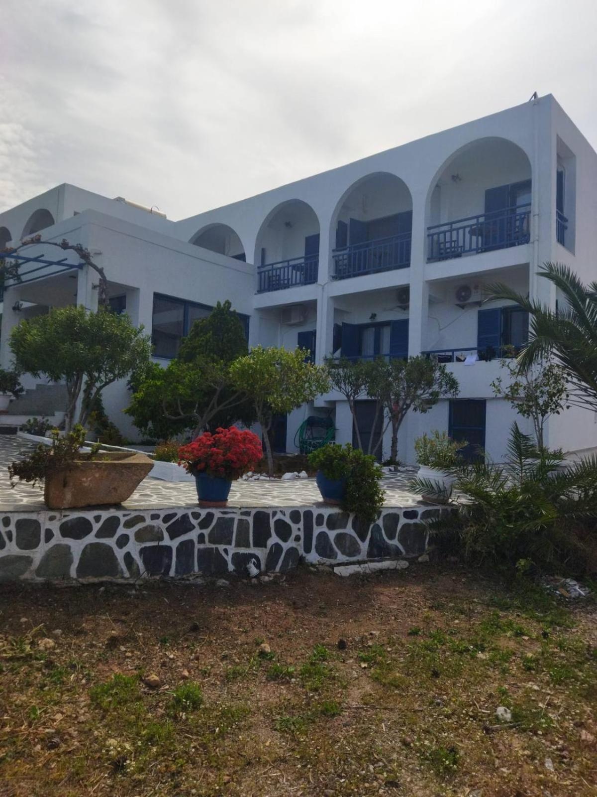 Hotel Flisvos Megalochori  Экстерьер фото