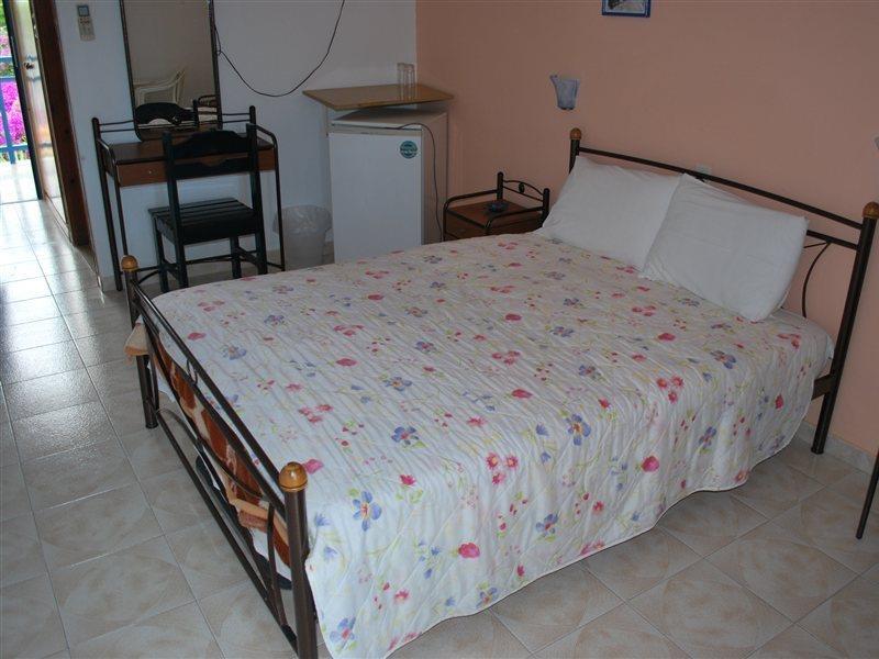 Hotel Flisvos Megalochori  Экстерьер фото